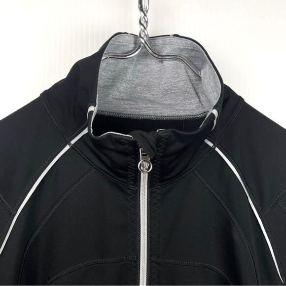Lululemon Run Stay On Course Peplum Jacket Black Reflective 6 - Picture 3 of 10